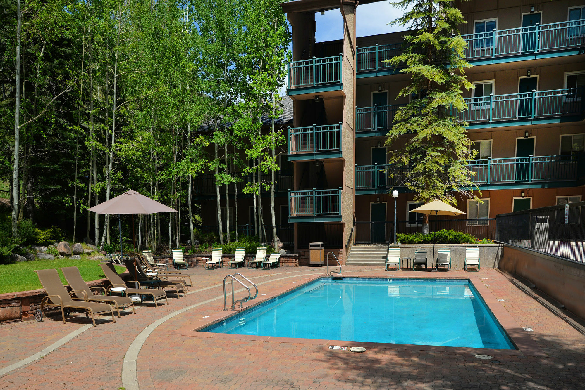 Vantage Point Lionshead By Berkshire Hathaway Vail Exterior photo